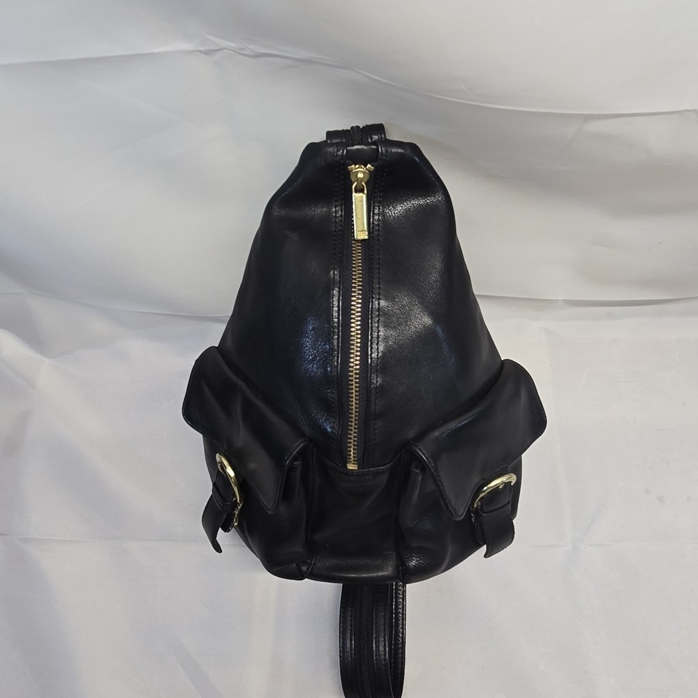 Boulder Ridge Black Leather Convertible Backpack/crossbody - Picture 4 of 12